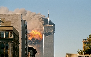 9:03 Uhr: Einschlag von Flug United Airlines 175 ins World Trade Center 2